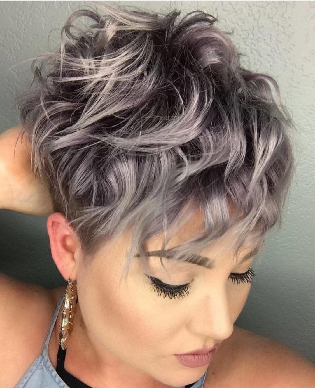 Taglio pixie mosso - Instagram: @kurzhaarestylen