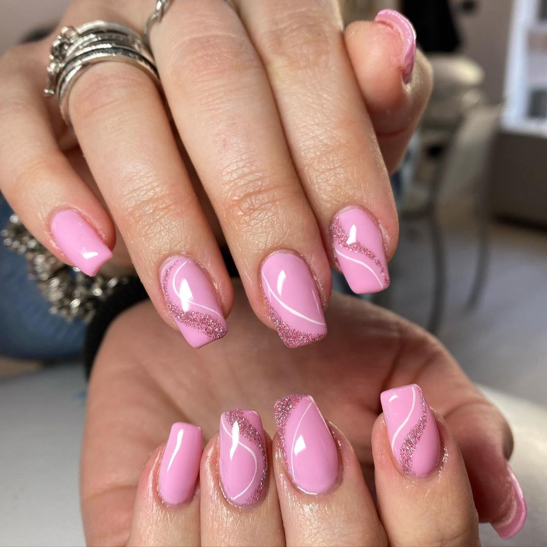 Unghie rosa - Instagram: @bbnailsmilano