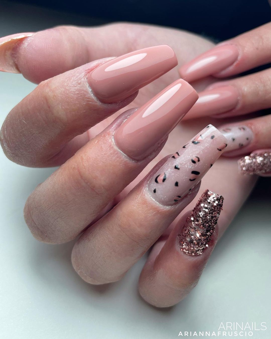 Unghie leopardate rosa - Instagram: @ari_nails1998