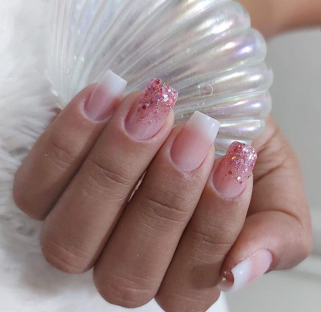 Baby boomer con glitter - Instagram: @atelier_cruzpatthy