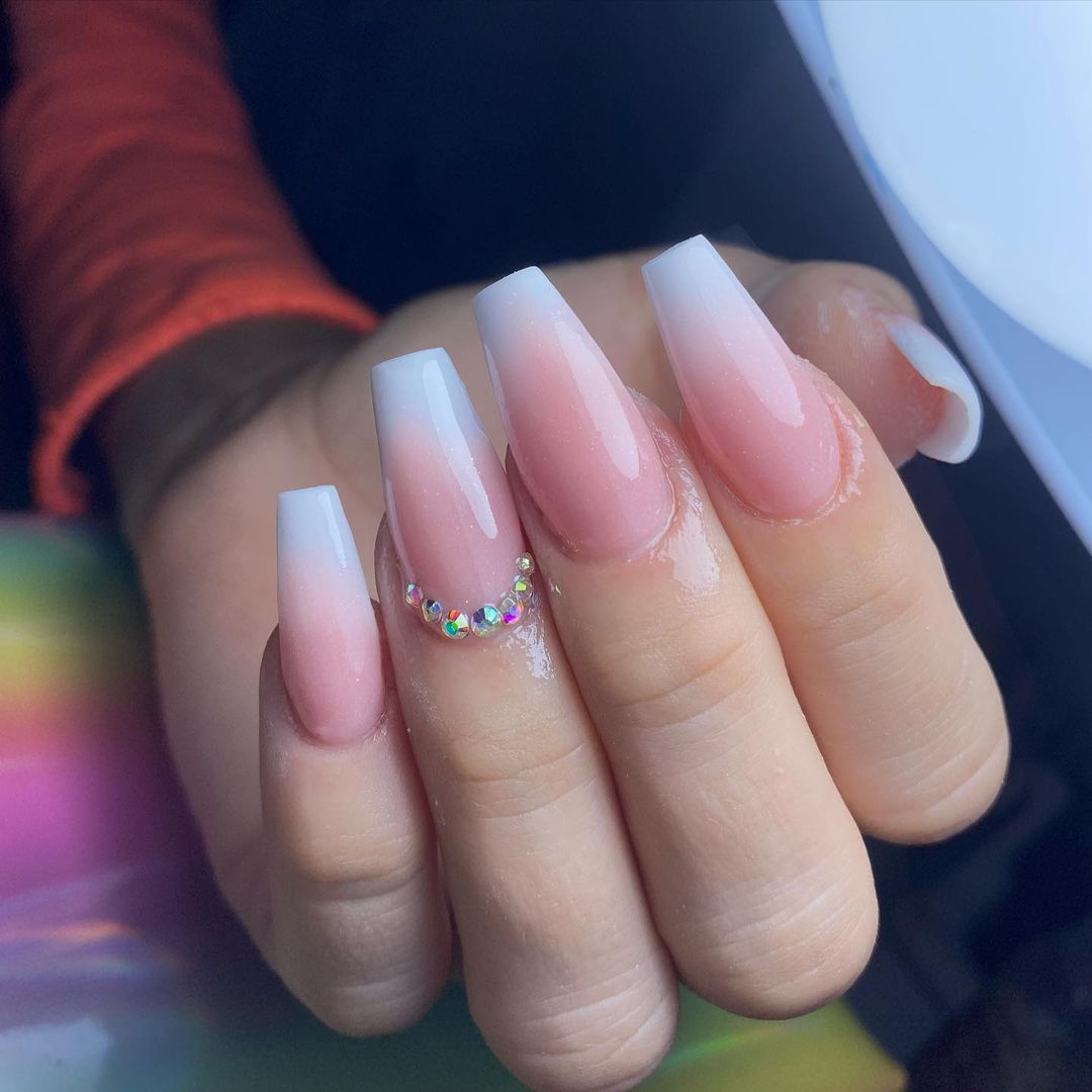 Baby boomer su unghie lunghe - Instagram: @nailsmelany_