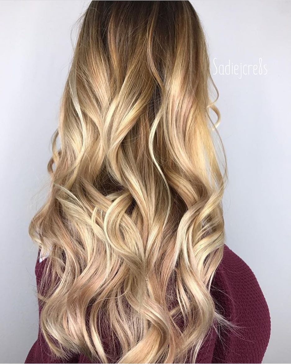 Balayage biondo caldo - Instagram: @sadiejcre8s