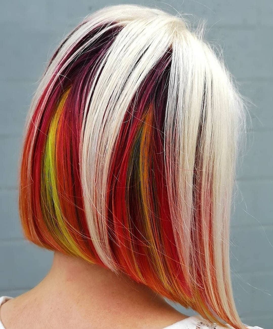 Capelli multicolore a caschetto