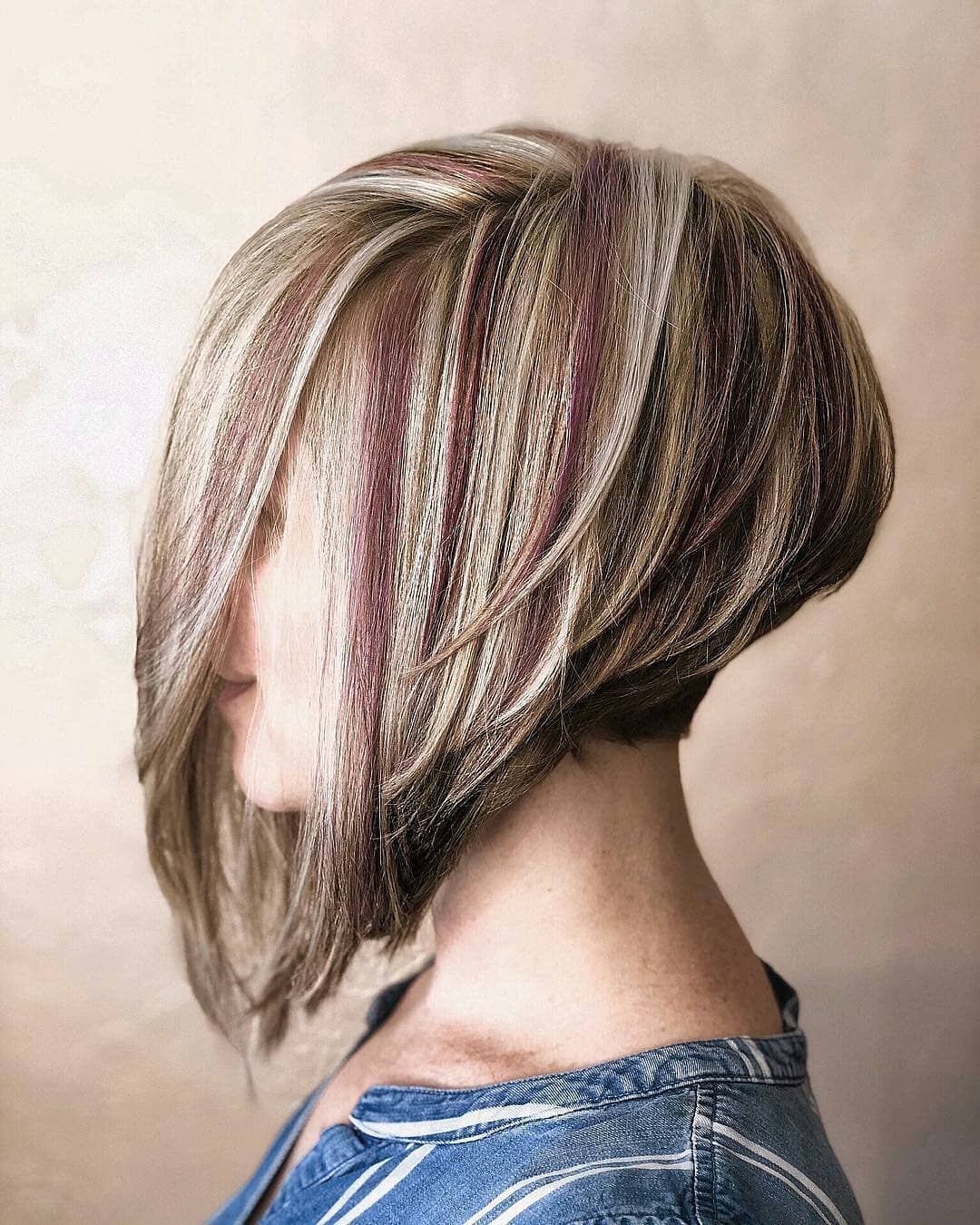 Caschetto biondo con riflessi rosa - Instagram: @rambutpixie 