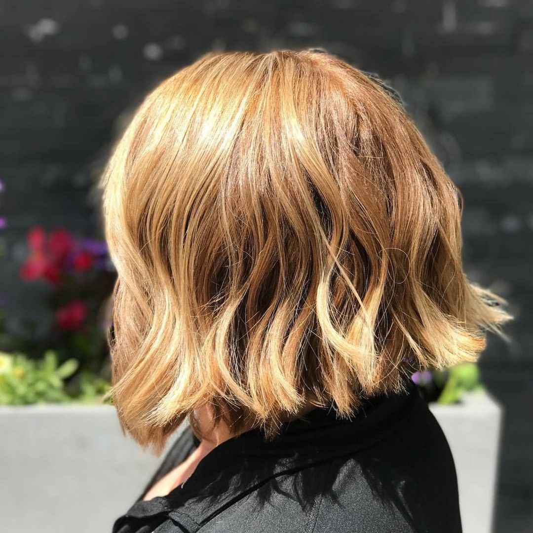 Caschetto biondo miele - Instagram: @iza_bella_hair