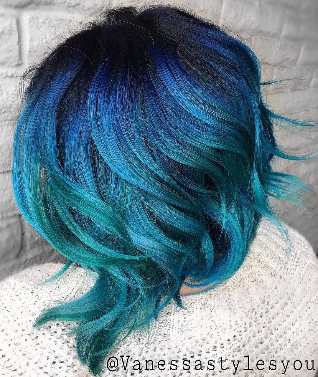 Caschetto con sfumature blu - Instagram: @therighthairstyles