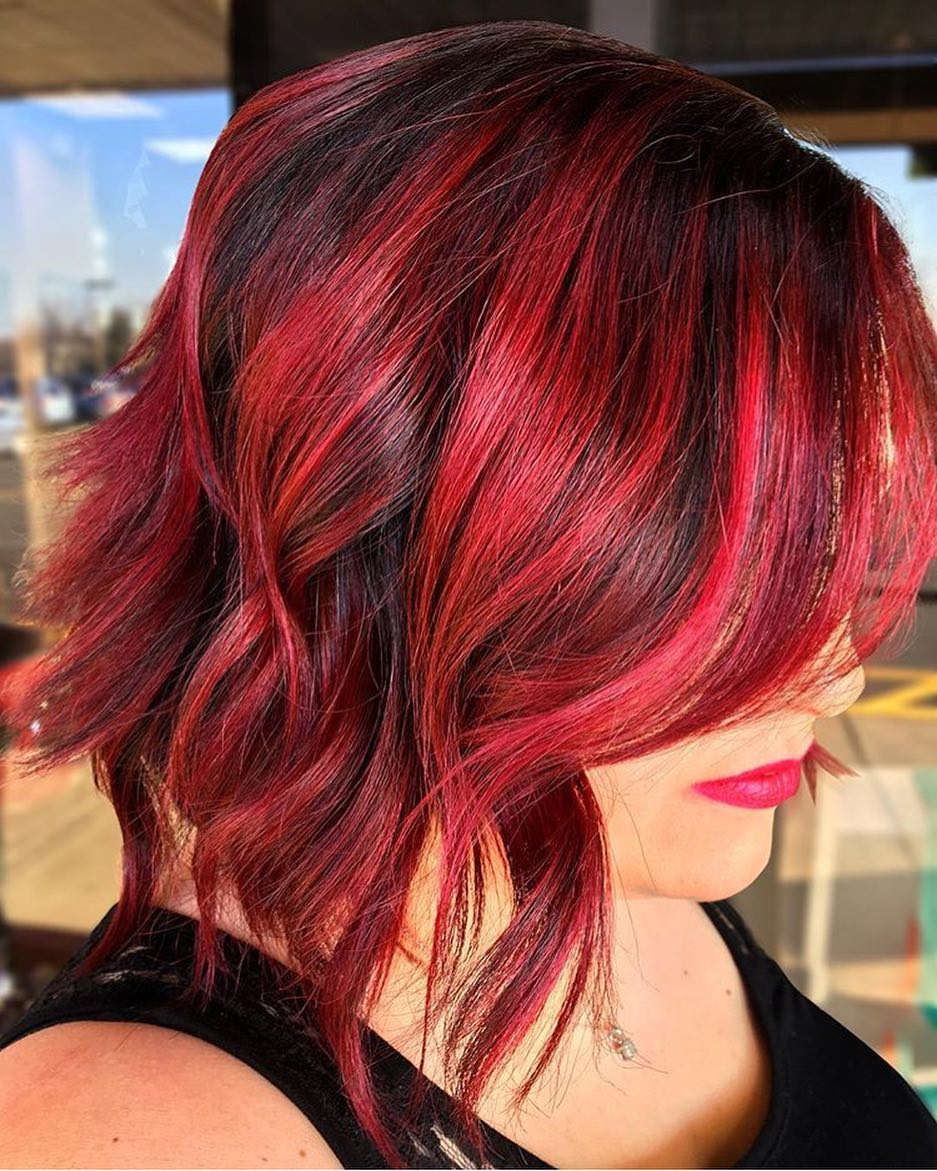 Caschetto mosso rosso - Instagram: @coloredbykp