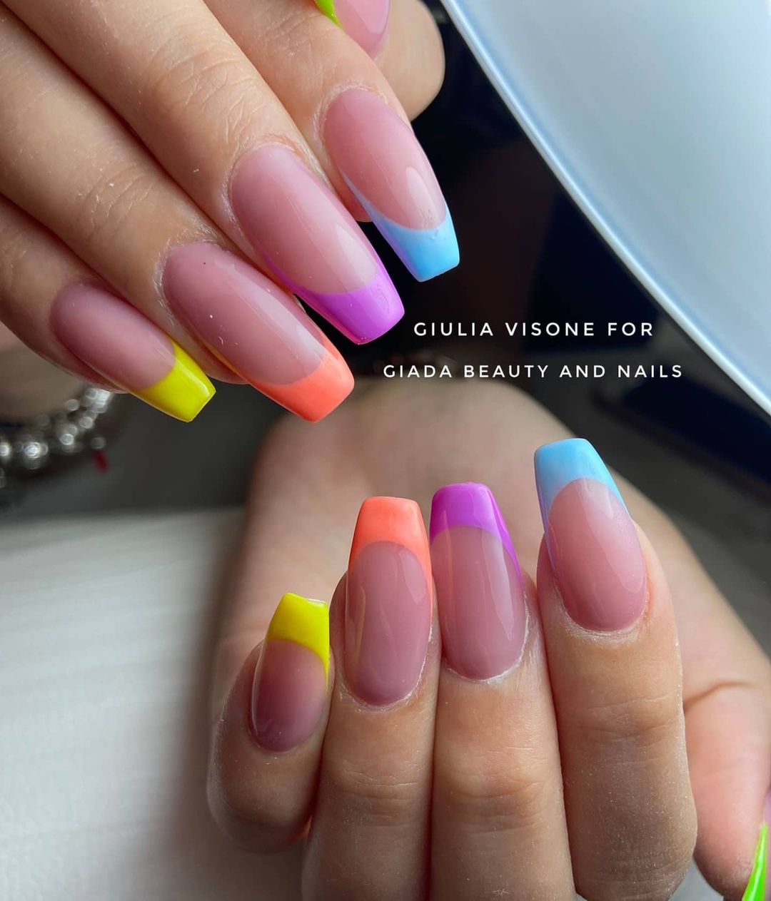 French super colorata - Instagram: @giadabeautyandnails