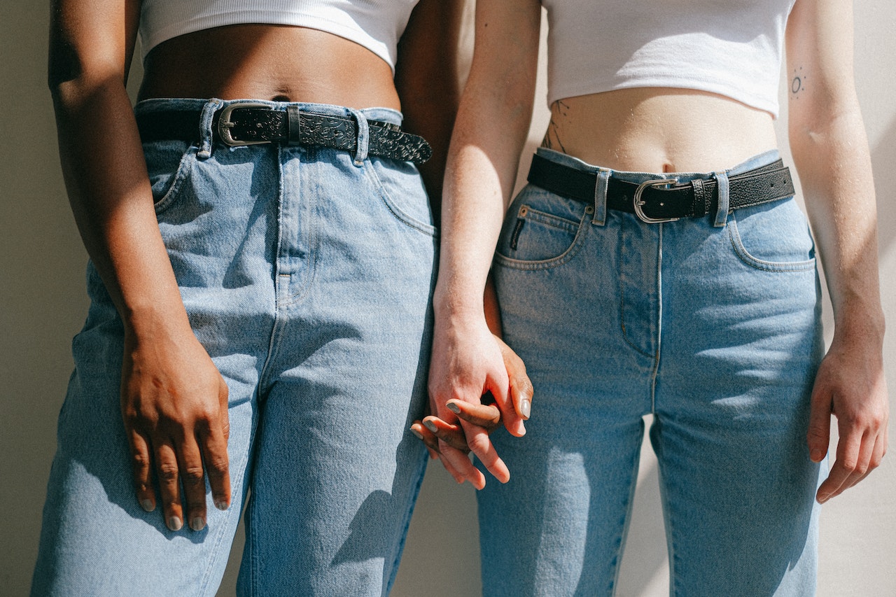 Modelli di jeans - Foto: Foto di Anna Shvets/ Pexels.com