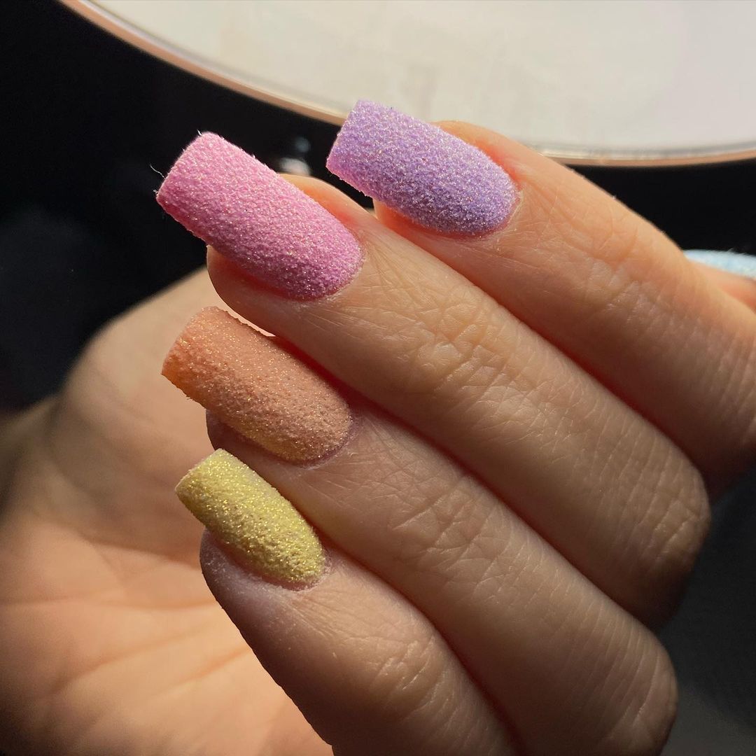 Nail art effetto zucchero - Instagram: @g.e.c027
