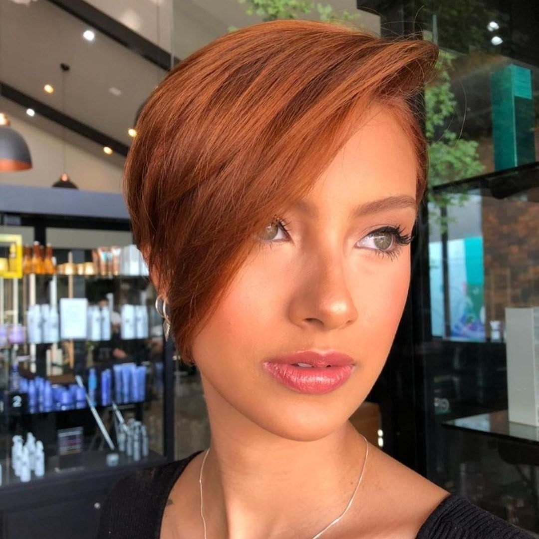 Pixie con ciuffo lungo - Instagram: @anaafavaron