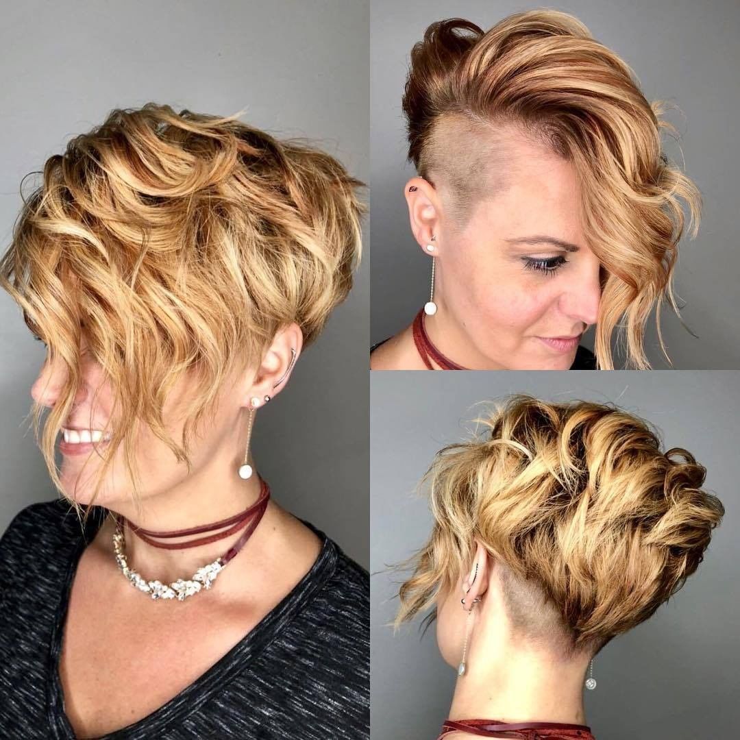Pixie con ciuffo mosso - Instagram: @amandaholcomb