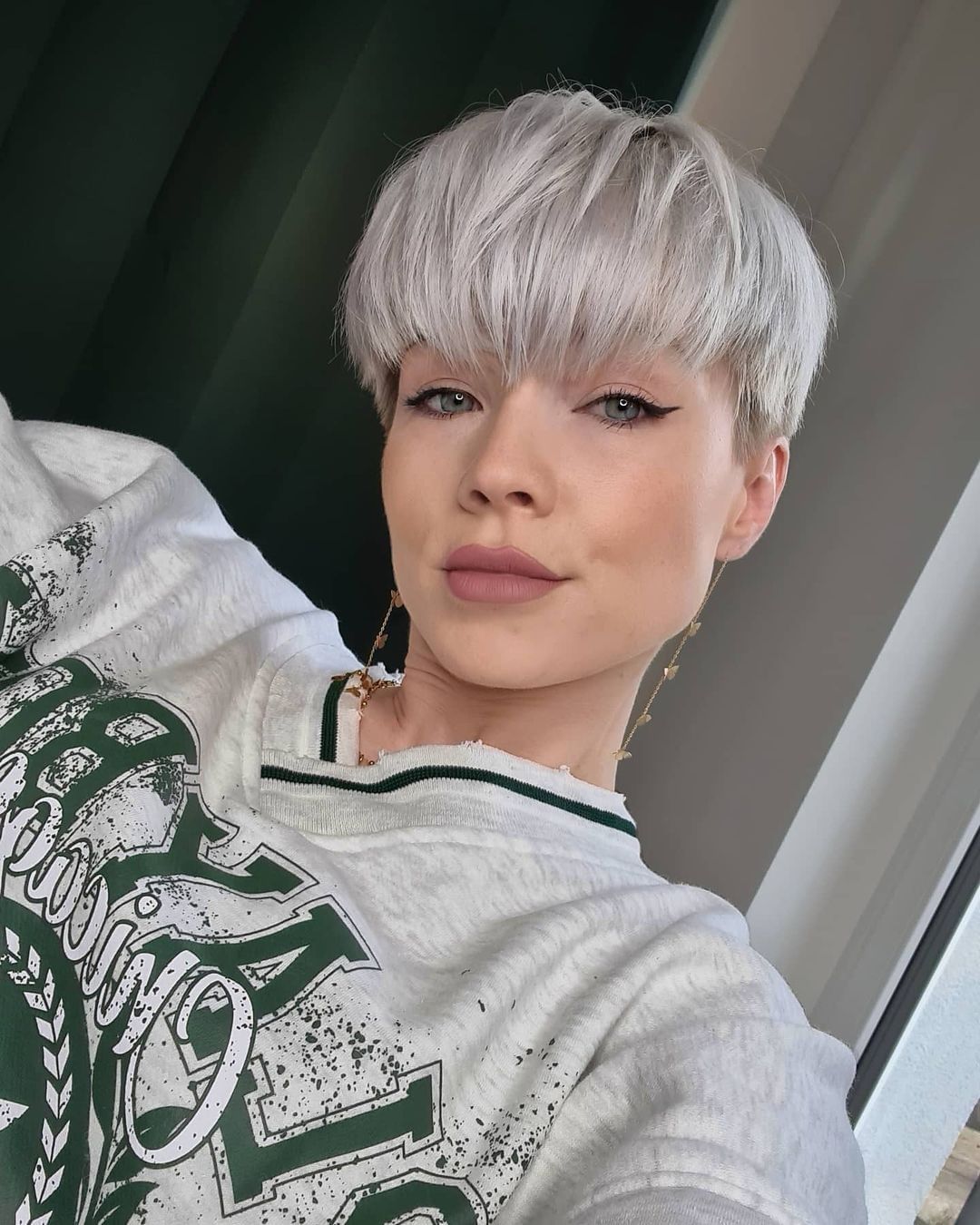 Pixie corto con frangia - Instagram: @teresa_witt_
