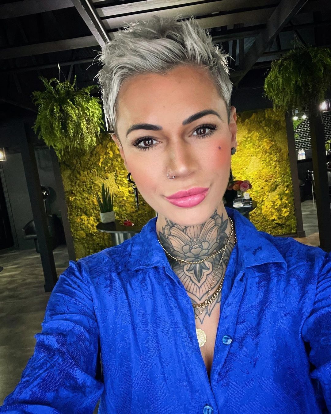 Pixie corto grigio - Instagram: @kaitlyn_hubert