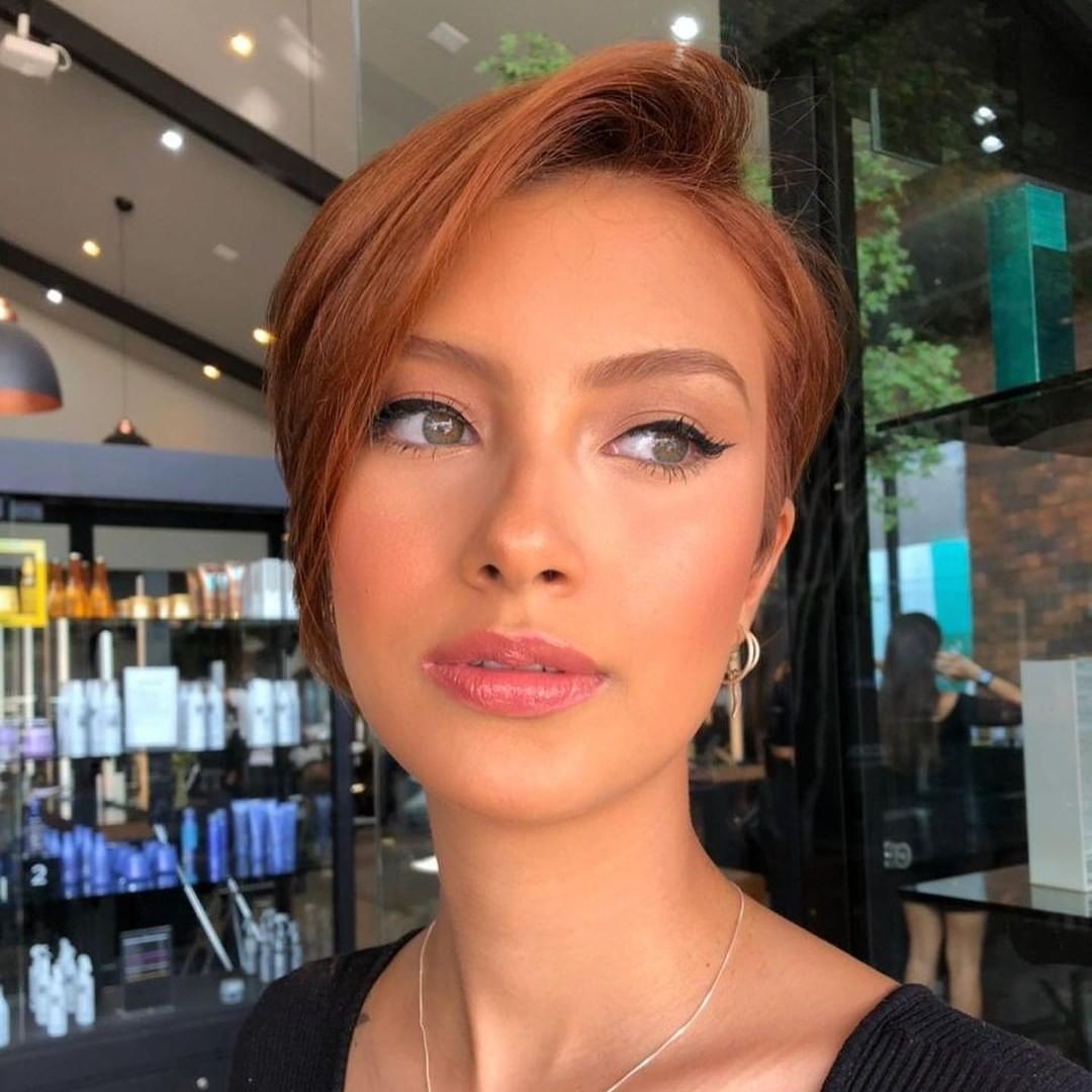 Pixie corto liscio - Instagram: @anaafavaron