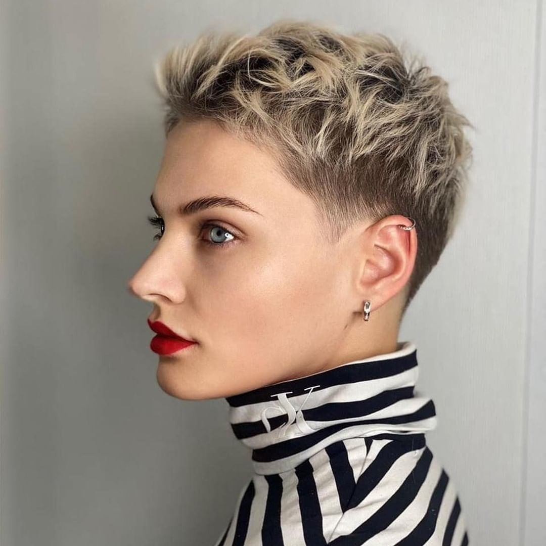 Pixie corto scalato - Instagram: @_valeri_anka30