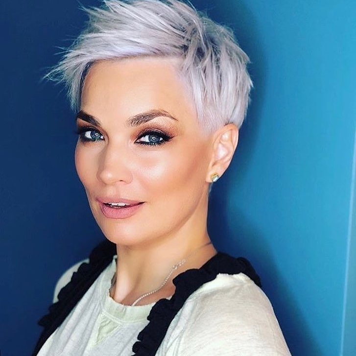 Pixie corto sfilato - Instagram: @kurzhaarestylen