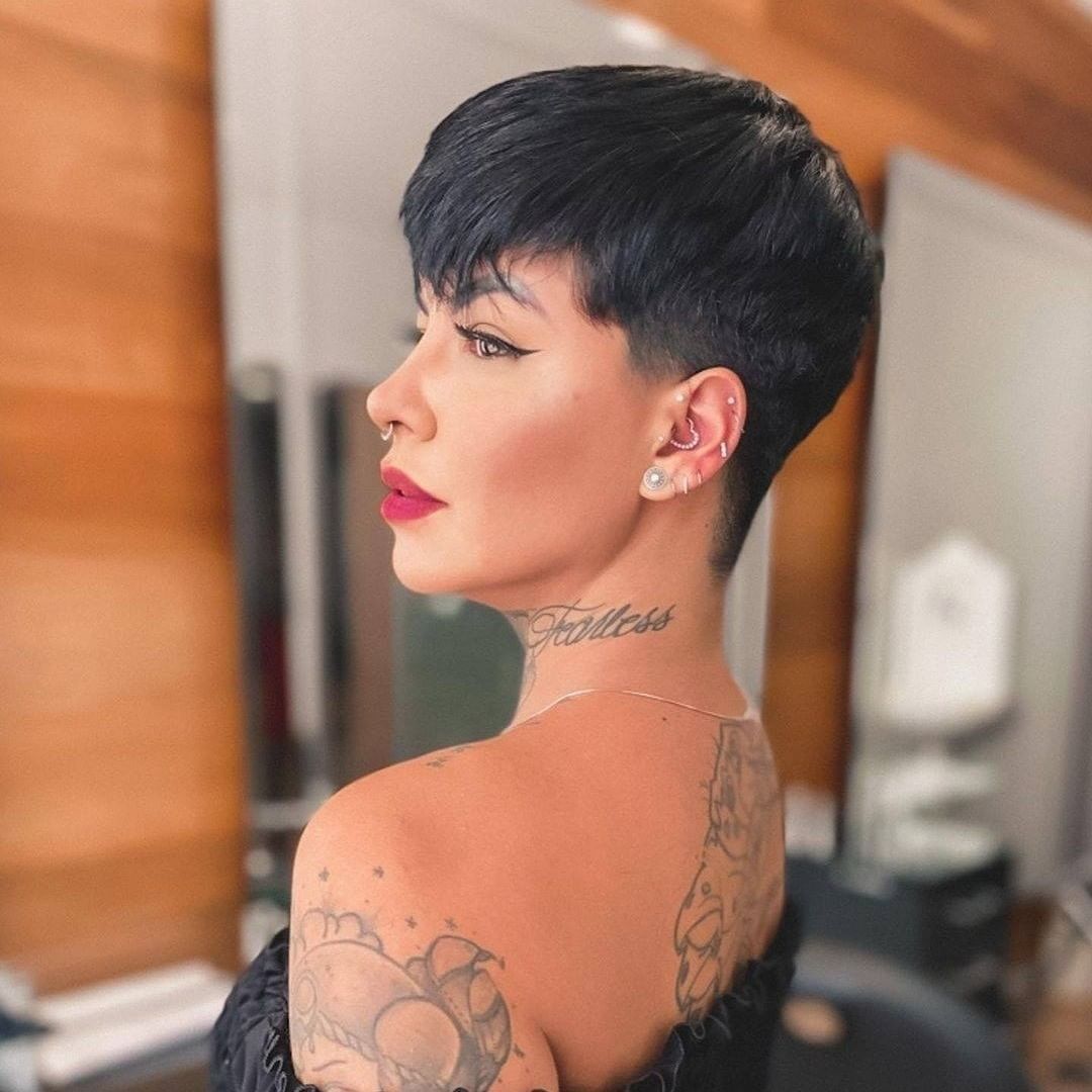 Pixie nero corto - Instagram: @eveoficial_