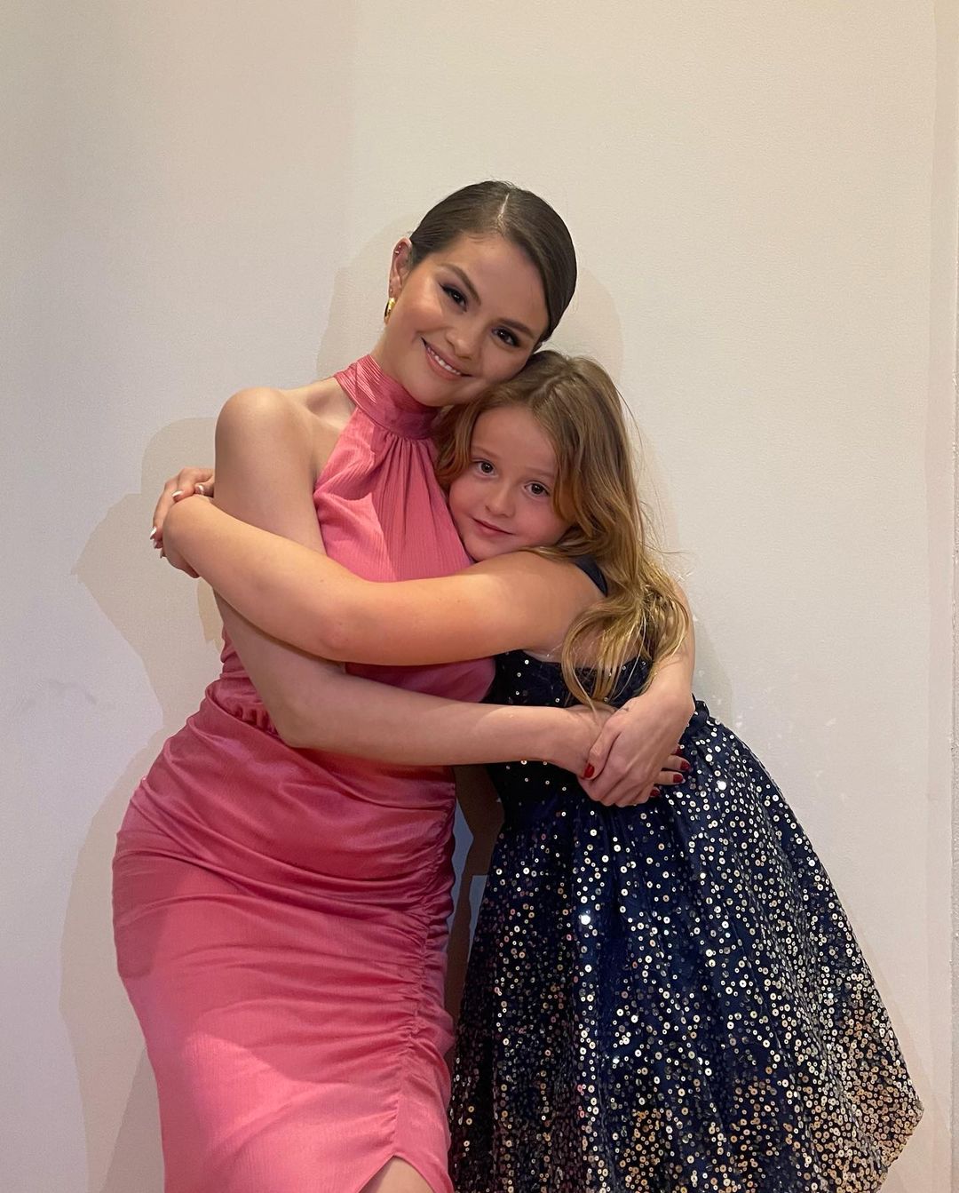 Selena con la sorellina - Instagram: @selenagomez