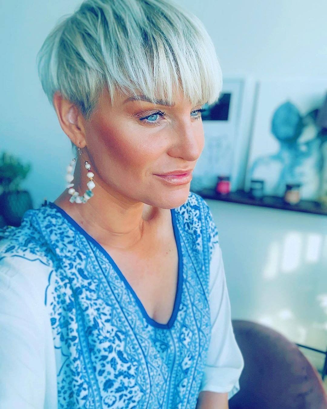 Taglio pixie con sfumature verdi - Instagram: @lisbeth.ebbesen