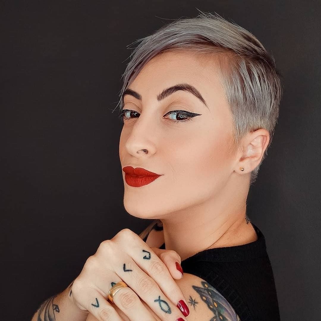 Taglio pixie cortissimo - Instagram: @maia.insta
