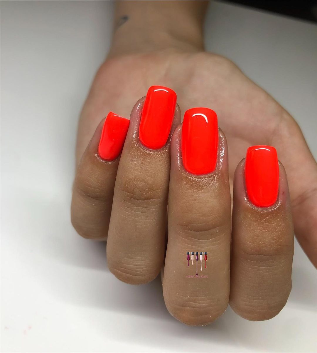 Unghie fluo arancio - Instagram: @szaboorsinails