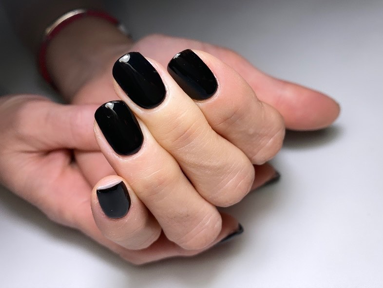 Unghie nere - Instagram: @mag.rys.nails