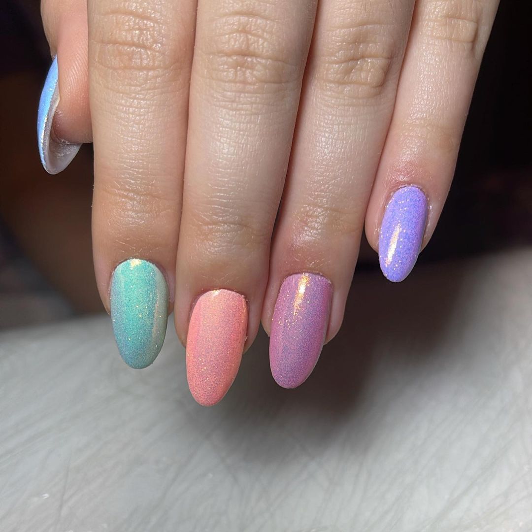 Unghie pastello - Instagram: @nailsilvia92_
