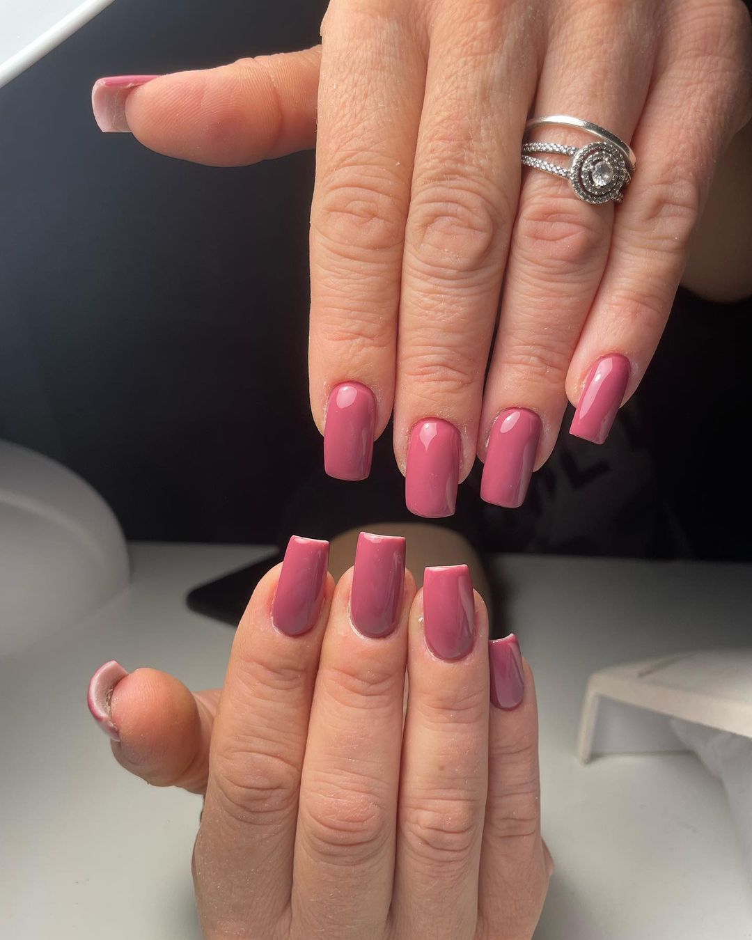 Unghie rosa scuro - Instagram: @giulia.passione.unghie