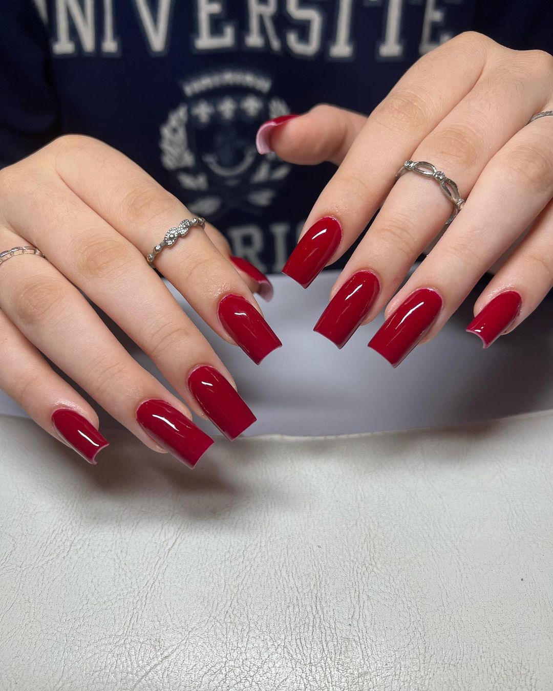 Unghie rosso scuro - Instagram: @nails_meg_