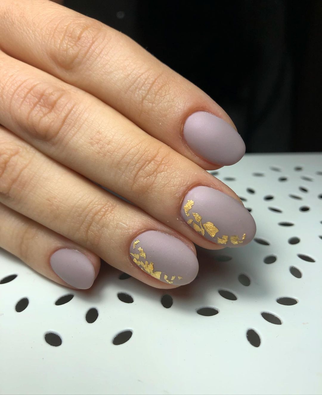 Unghie tortora opache - Instagram: @fra.nails