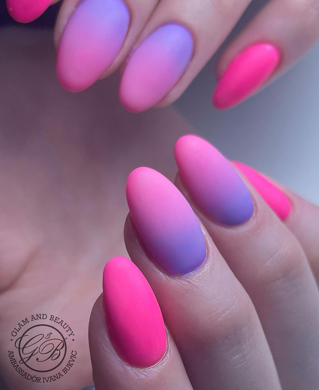 Baby boomer dai toni del rosa - Instagram: @glamandbeauty
