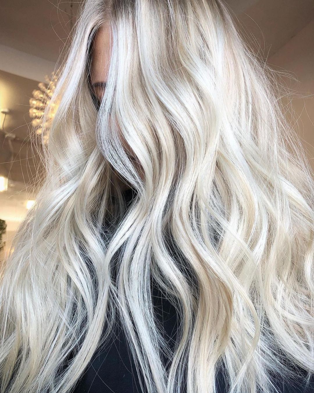 Balayage biondo freddo - Instagram: @hairby_ashlin 