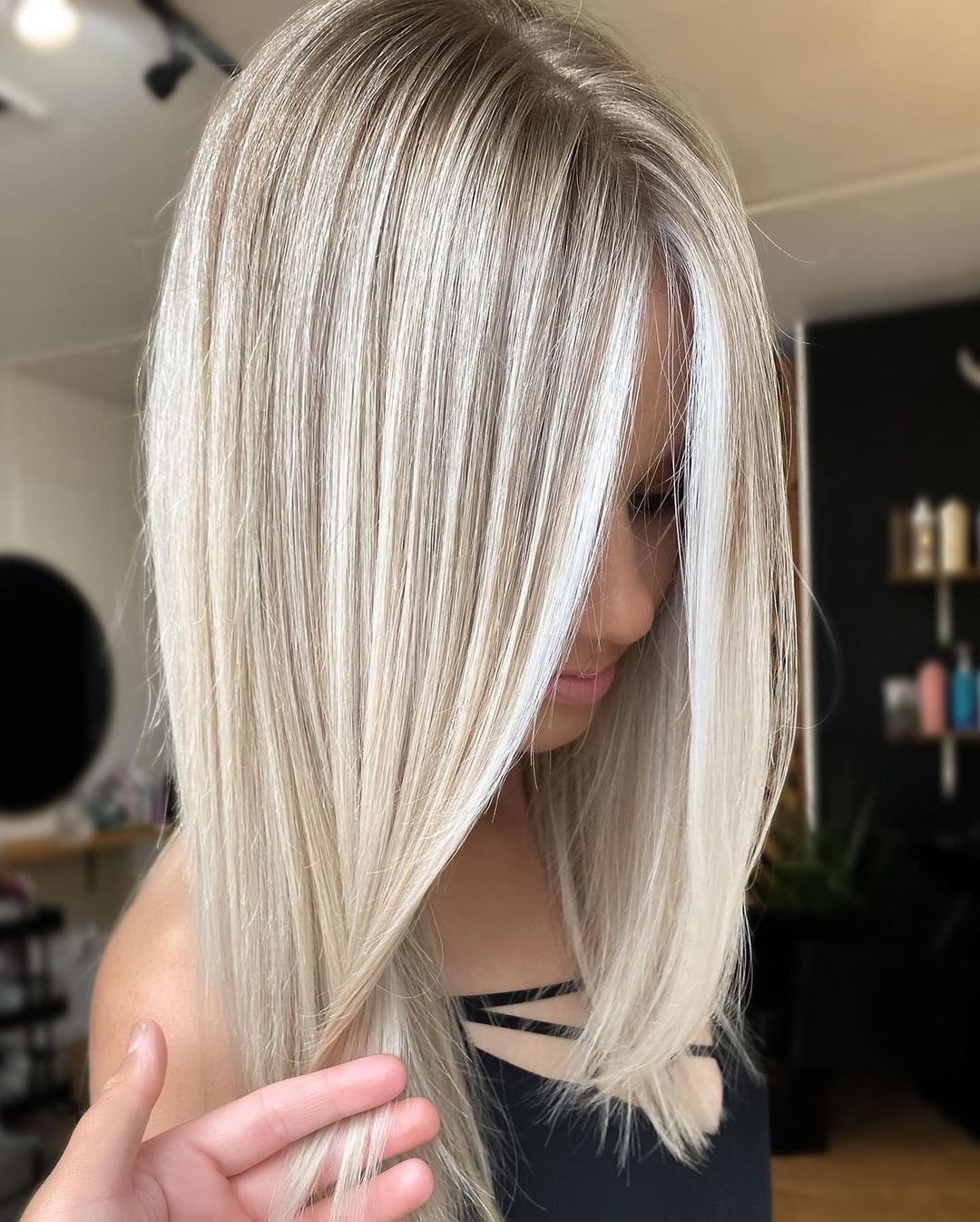 Balayage biondo platino - Instagram: @shannonalbritton