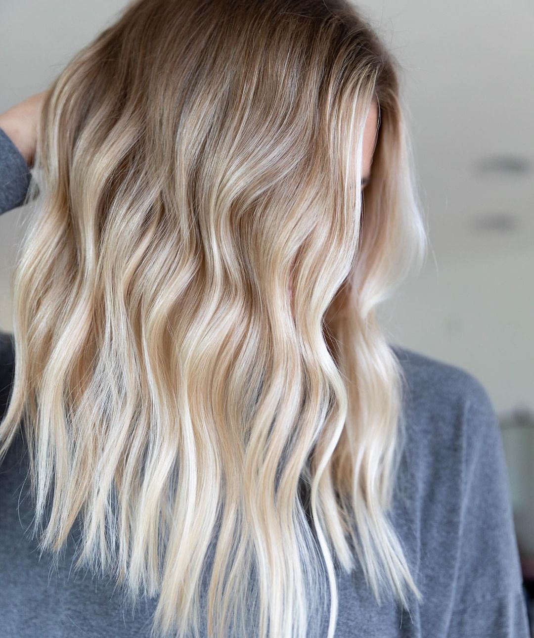 Balayage taglio medio - Instagram: @melissamcsimmonshair 