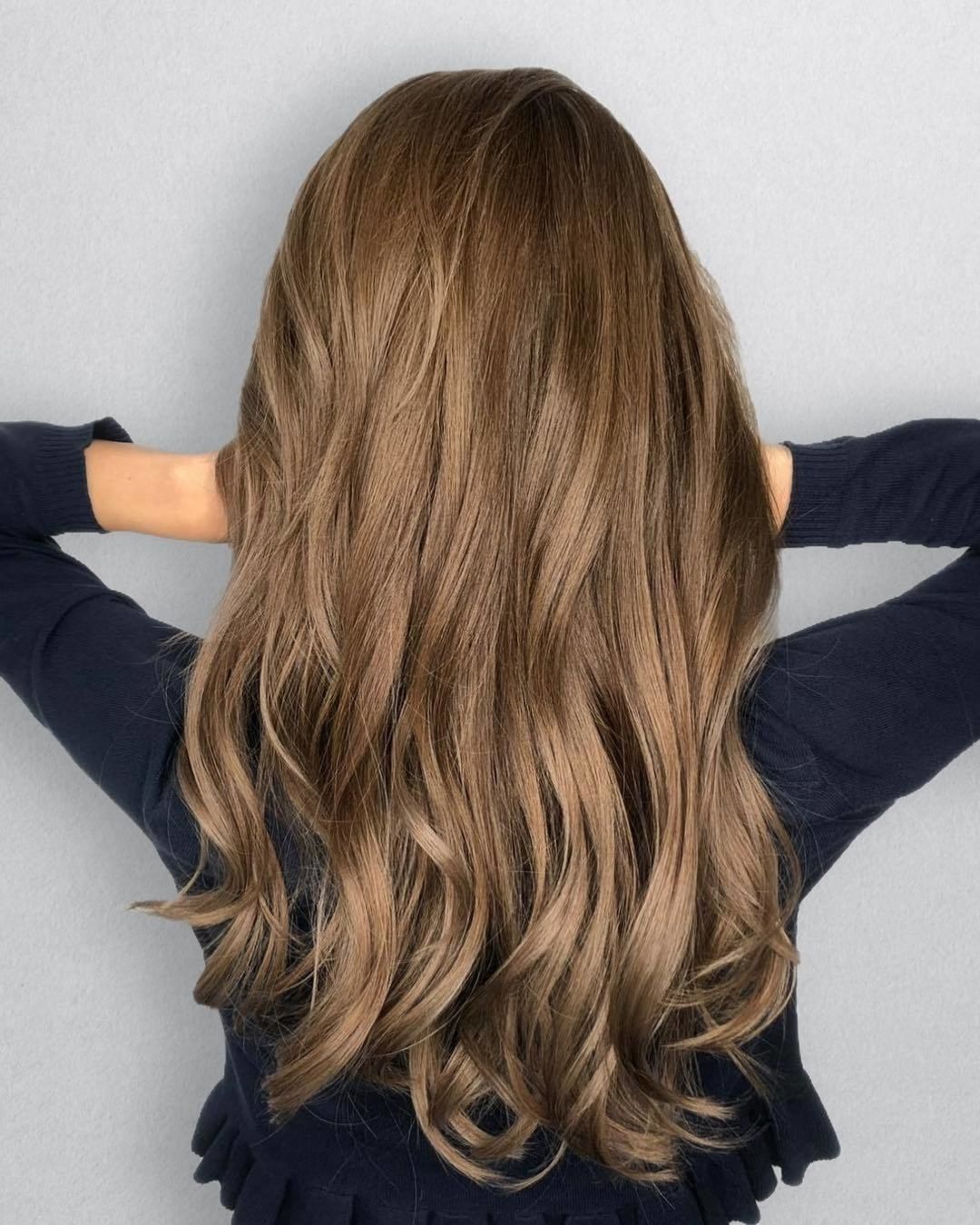 Capelli castani - Instagram: @chezvoushair 