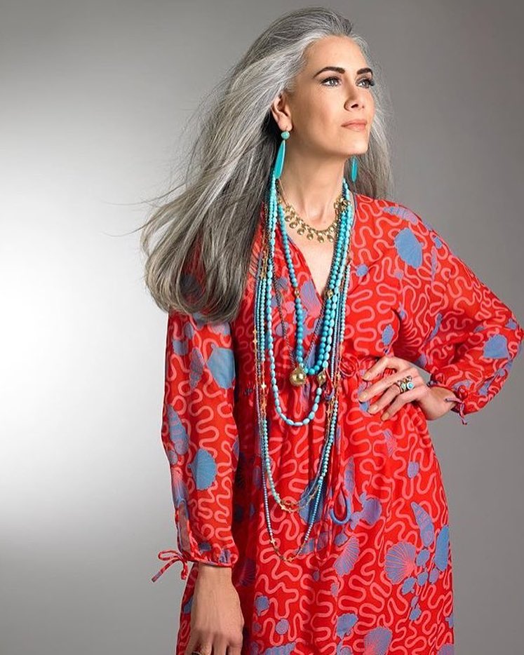 Capelli lunghi over 50 - Instagram: @manon_crespi 