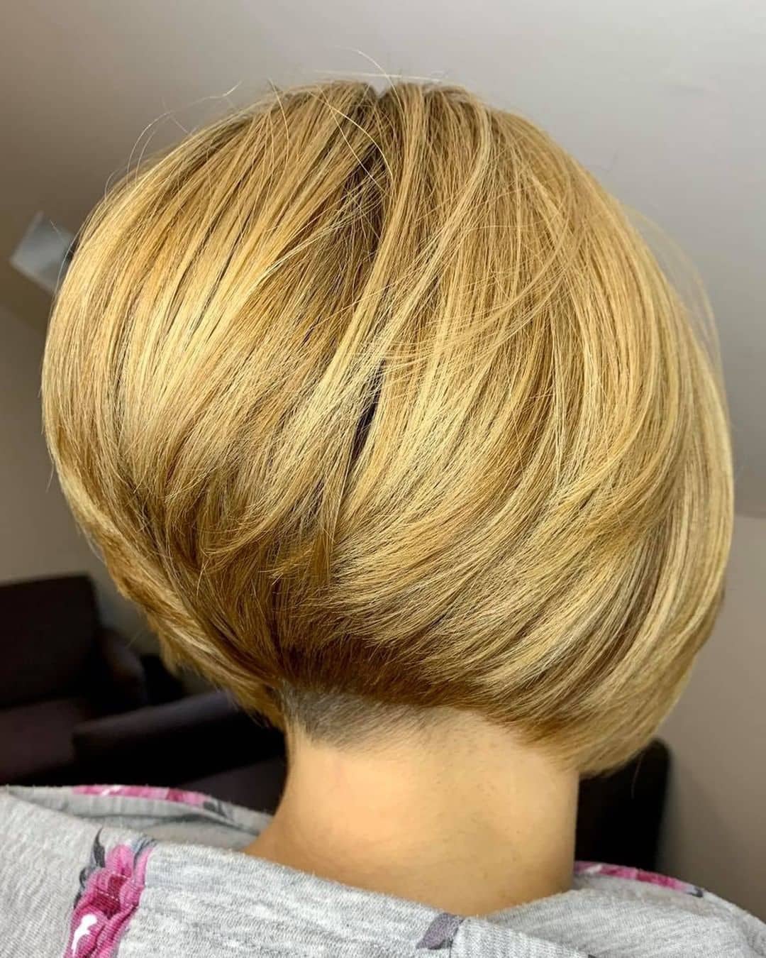 Caschetto biondo oro - Instagram: @hairbynicolemarzec
