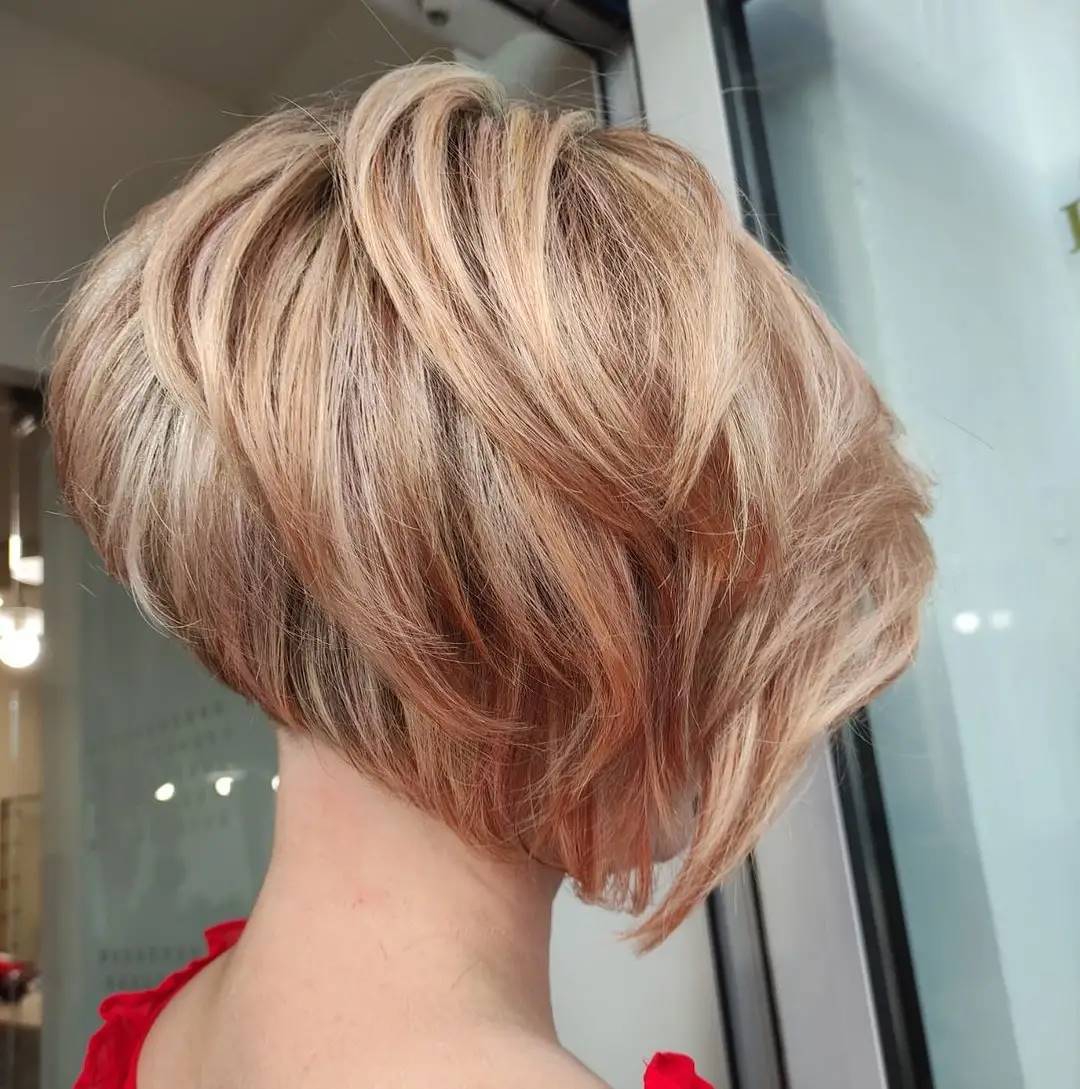 Caschetto con sfumature rosa - Instagram: @lara_stelmashuk