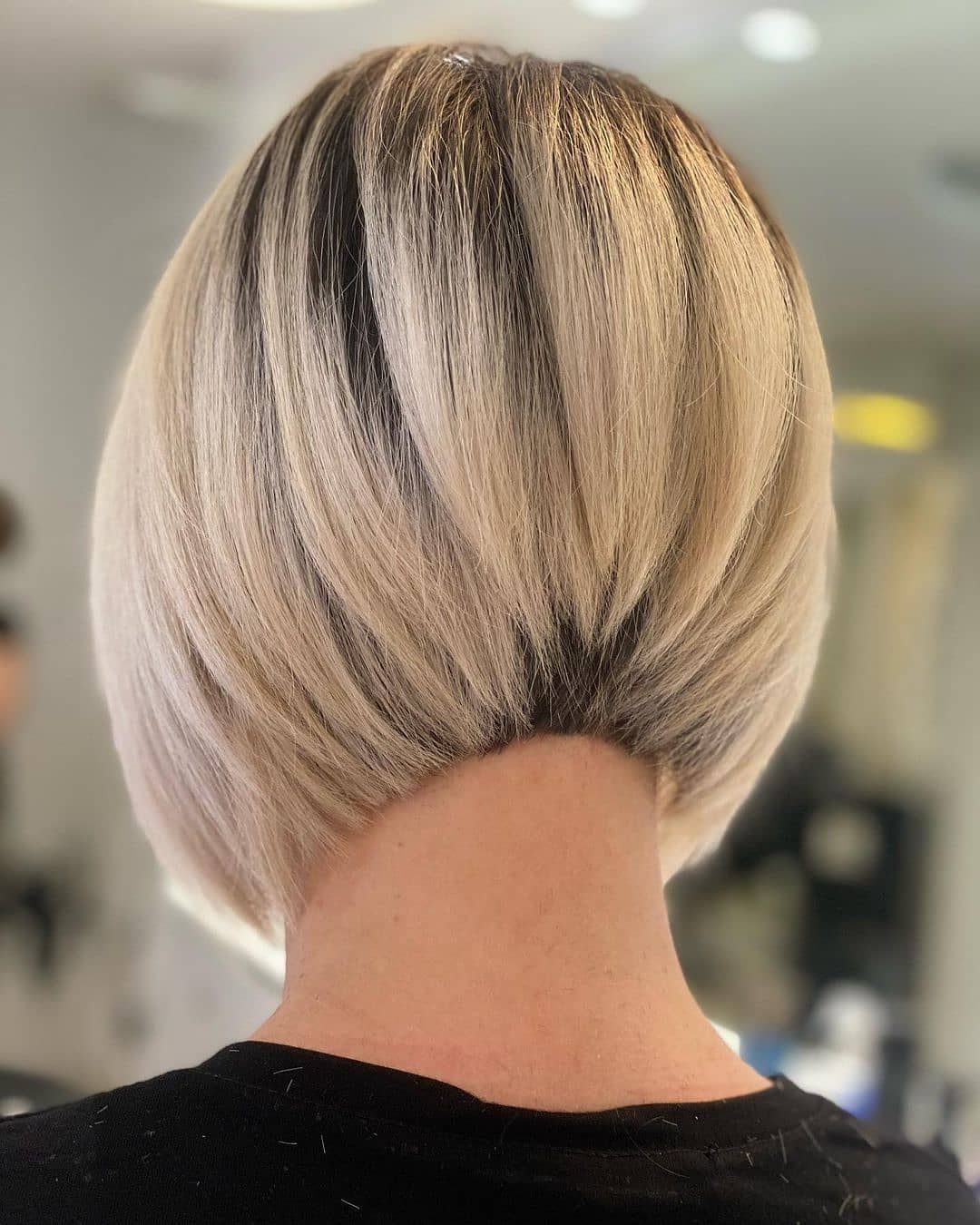 Caschetto corto biondo - Instagram: @haircut_by_farzaneh