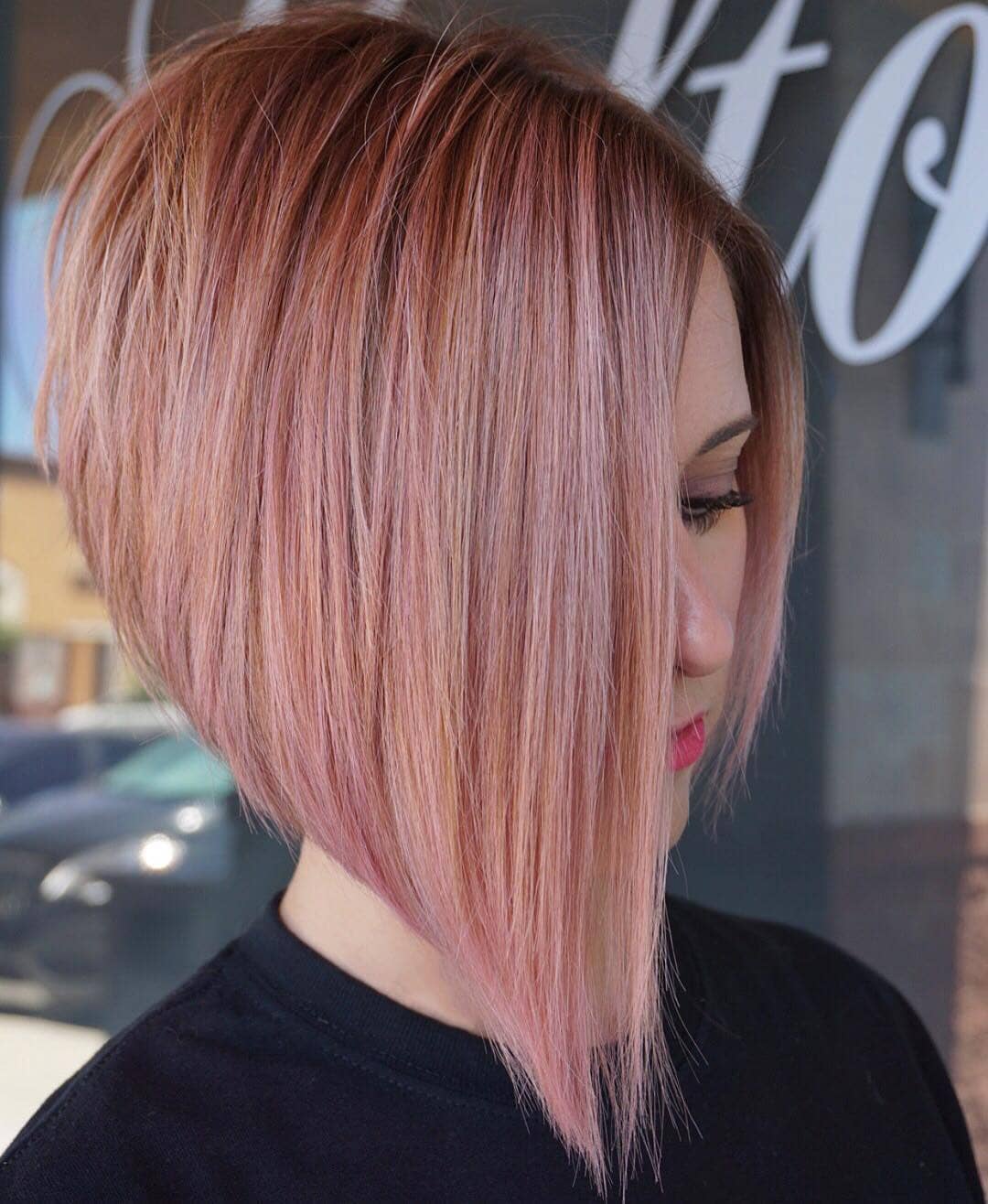 Caschetto inverso rosa - Instagram: @emilyandersonstyling 