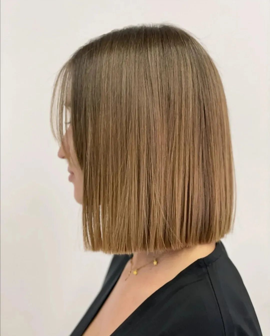Caschetto lungo - Instagram: @lagaleria.peluqueria
