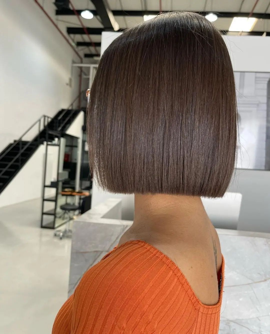 Caschetto pari castano - Instagram: @charliefrancishair 