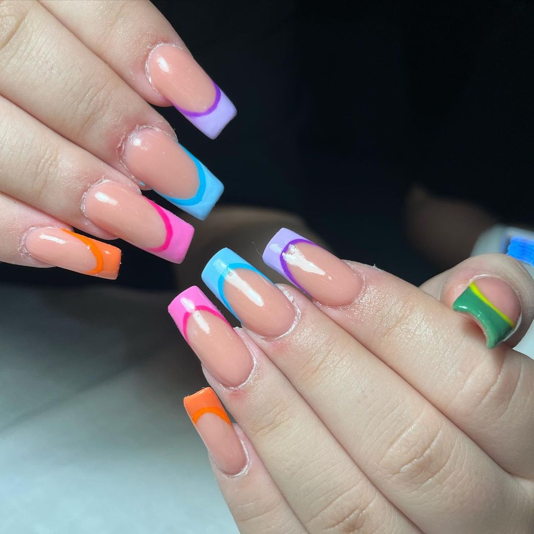 French colorato - Instagram: @annalucialuiso_beauty