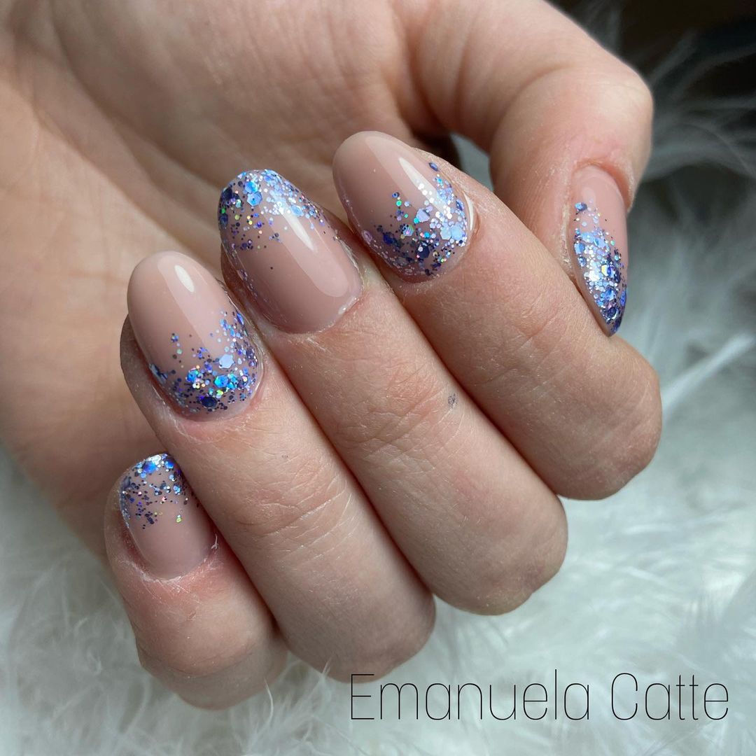Manicure con brillantini - Instagram: @crazynails_byemi_