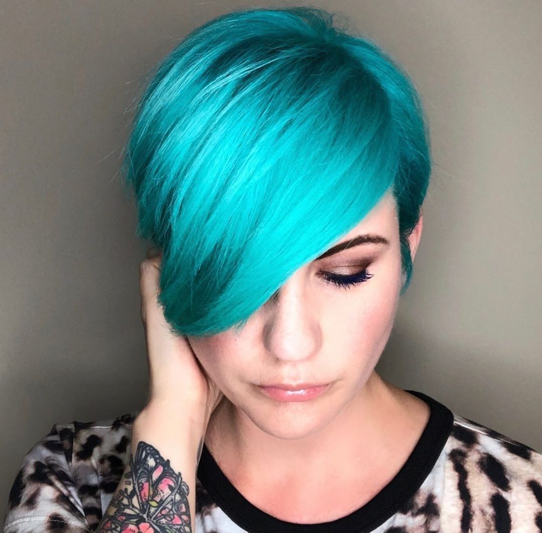 Pixie azzurro marino - Instagram: @therealdanitza 