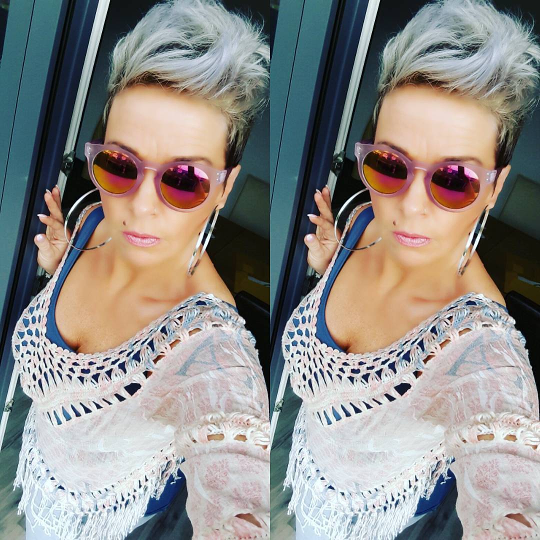Pixie con ciuffo alto - Instagram: @_so_you_can_call_me_pixie_ 