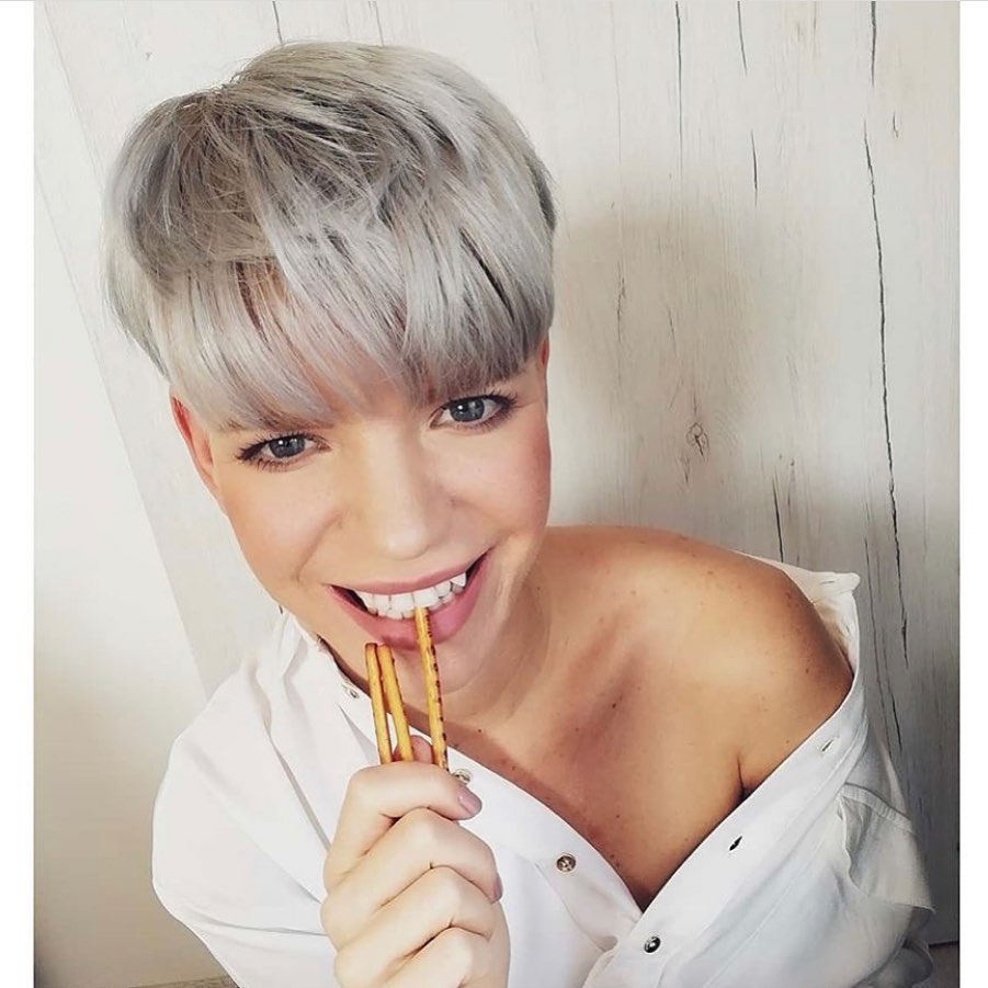 Pixie con frangia - Instagram: @patrisbb