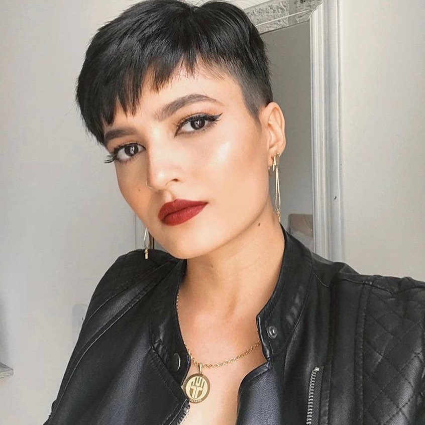 Pixie corto e rasato - Instagram: @isasalustiano