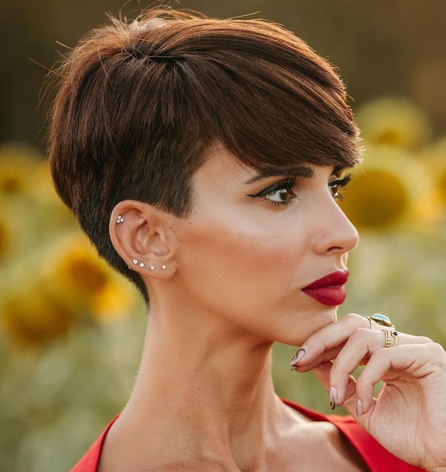 Pixie corto liscio - Instagram: @inmadelope